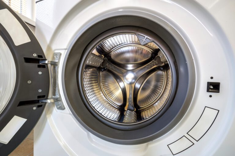 Tambour d'un lave-linge, sujet à l'accélération centrifuge - article par Le Garrec